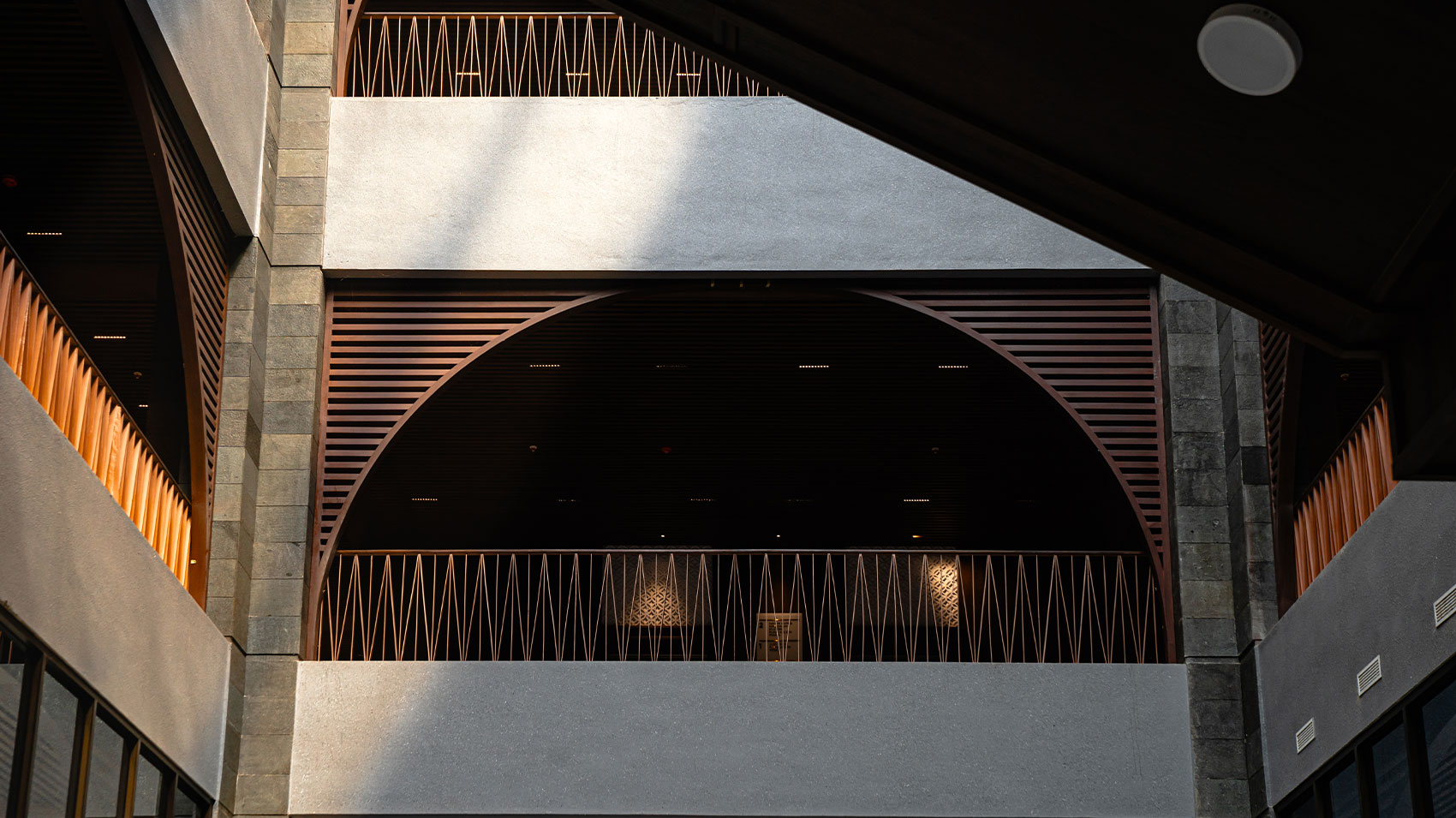 image by ReHolz